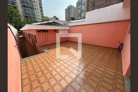Casa à venda com 240m², 3 quartos e 4 vagas Casa à venda com 240m², 3 quartos e 4 vagasQuintal dos Fundos