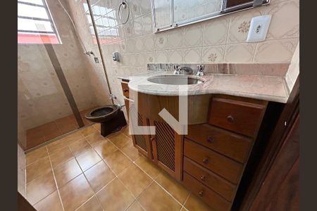 Casa à venda com 240m², 3 quartos e 4 vagas Casa à venda com 240m², 3 quartos e 4 vagasBanheiro 1