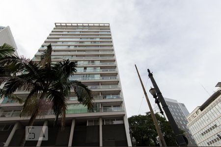 Studio para alugar com 34m², 1 quarto e 1 vaga Studio para alugar com 34m², 1 quarto e 1 vagaFachada