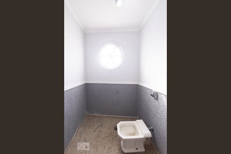 Casa à venda com 430m², 4 quartos e 4 vagas Casa à venda com 430m², 4 quartos e 4 vagasLavabo