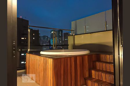 Varanda com Jacuzzi de kitnet/studio à venda com 1 quarto, 56m² em Vila Mariana, São Paulo