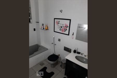 Apartamento à venda com 73m², 2 quartos e sem vagaBanheiro