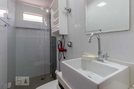 Banheiro  de apartamento para alugar com 2 quartos, 55m² em Vila Uberabinha, São Paulo