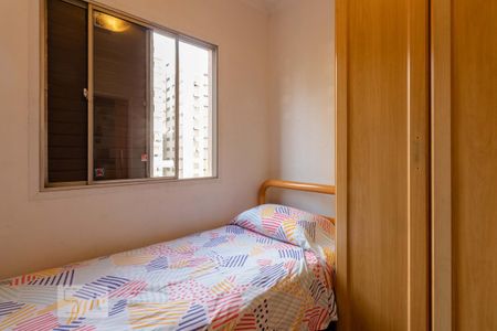 Quarto 2 de apartamento para alugar com 2 quartos, 55m² em Vila Uberabinha, São Paulo