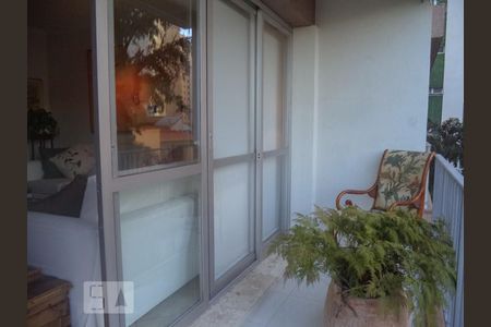 Apartamento à venda com 115m², 3 quartos e 2 vagas Apartamento à venda com 115m², 3 quartos e 2 vagasVaranda