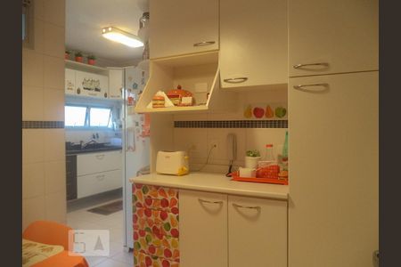 Apartamento à venda com 115m², 3 quartos e 2 vagas Apartamento à venda com 115m², 3 quartos e 2 vagasCozinha