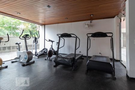 Apartamento para alugar com 156m², 4 quartos e 2 vagasÁrea comum - Academia