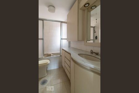 Apartamento para alugar com 156m², 4 quartos e 2 vagasBanheiro