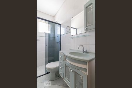 Banheiro de casa à venda com 2 quartos, 66m² em Vila Alto de Santo André, Santo André