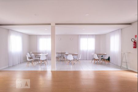 Apartamento à venda com 42m², 2 quartos e sem vagaÁrea comum - Salão de festas