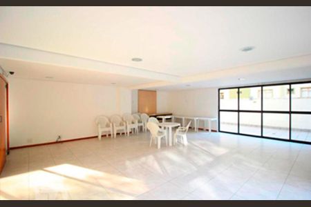 Apartamento para alugar com 40m², 1 quarto e 1 vaga Apartamento para alugar com 40m², 1 quarto e 1 vagaÁrea comum - Salão de festas