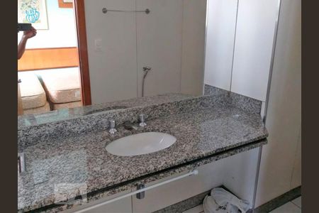 Apartamento para alugar com 40m², 1 quarto e 1 vaga Apartamento para alugar com 40m², 1 quarto e 1 vagaBanheiro
