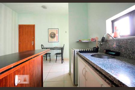 Sala  de apartamento para alugar com 1 quarto, 40m² em Lourdes, Belo Horizonte