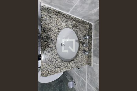 Casa de condomínio para alugar com 100m², 3 quartos e sem vagaBANHEIRO SUÍTE