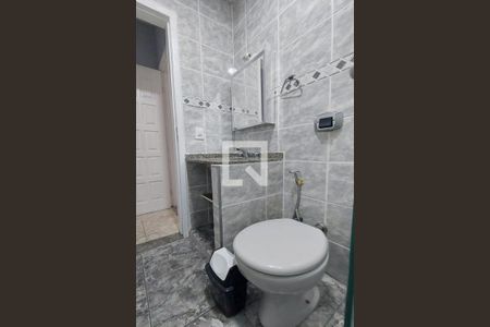 Casa de condomínio para alugar com 100m², 3 quartos e sem vagaBANHEIRO SUÍTE