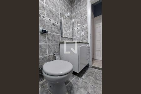 Casa de condomínio para alugar com 100m², 3 quartos e sem vagaBANHEIRO SUÍTE