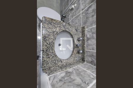 Casa de condomínio para alugar com 100m², 3 quartos e sem vagaBANHEIRO SUÍTE