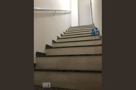 Apartamento para alugar com 90m², 2 quartos e 1 vaga Apartamento para alugar com 90m², 2 quartos e 1 vagaEscada para Cobertura