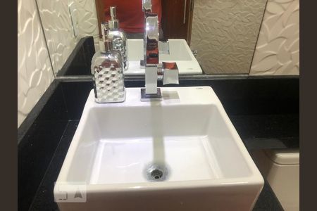 Banheiro de apartamento para alugar com 2 quartos, 90m² em Vila Scarpelli, Santo André