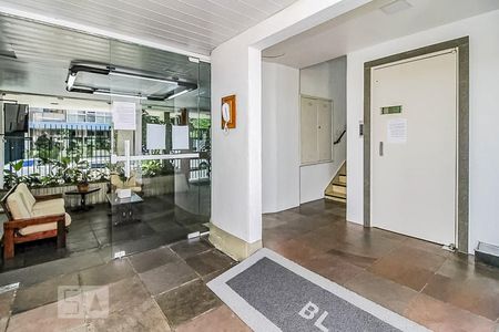 Hall de Entrada de apartamento à venda com 1 quarto, 47m² em Centro Histórico, Porto Alegre