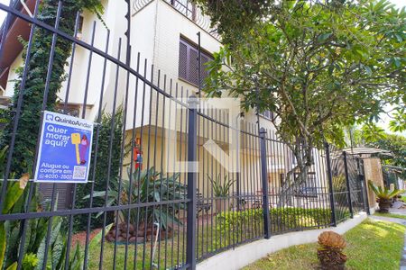 Casa de condomínio à venda com 250m², 4 quartos e 2 vagasFachada e portaria