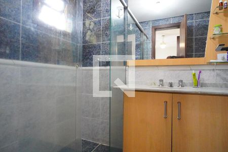 Casa de condomínio à venda com 250m², 4 quartos e 2 vagasBanheiro da Suíte