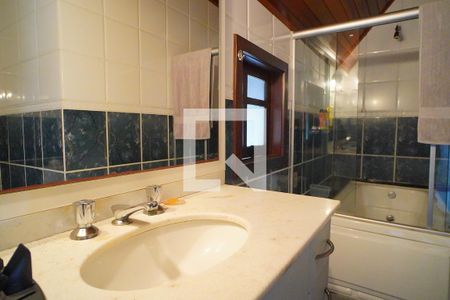 Casa de condomínio à venda com 250m², 4 quartos e 2 vagasBanheiro da suite 2