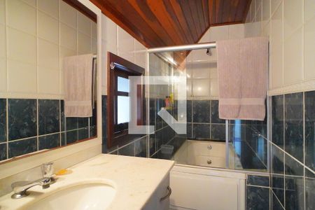 Casa de condomínio à venda com 250m², 4 quartos e 2 vagasBanheiro da Suíte 2