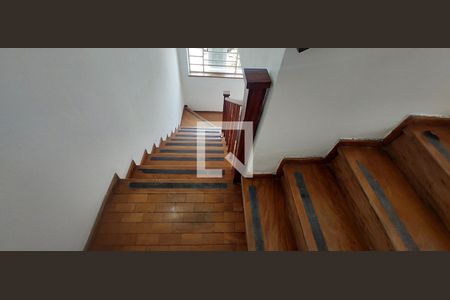 Escada de casa para alugar com 3 quartos, 151m² em Centro, Santo André