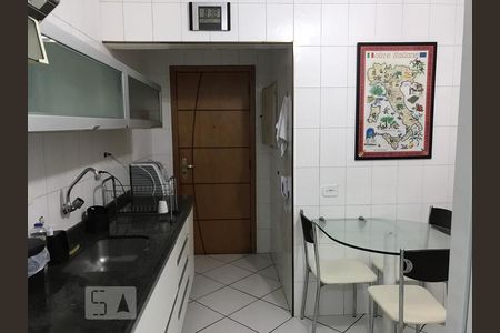 Apartamento à venda com 118m², 3 quartos e 2 vagasCozinha