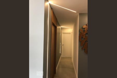 Corredor de apartamento para alugar com 2 quartos, 121m² em Pinheiros, São Paulo