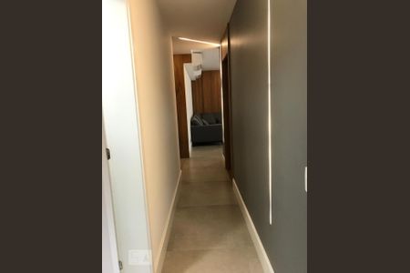 Corredor de apartamento para alugar com 2 quartos, 121m² em Pinheiros, São Paulo