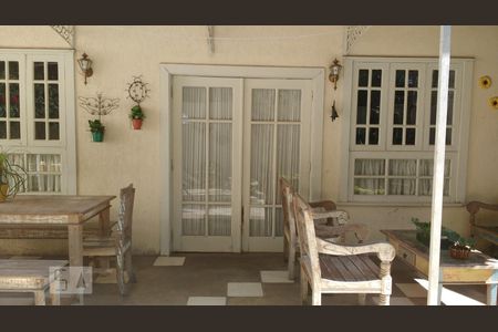 Casa de condomínio à venda com 500m², 4 quartos e 6 vagasQuintal