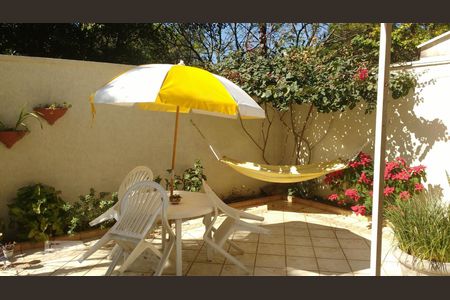 Casa de condomínio à venda com 500m², 4 quartos e 6 vagasQuintal