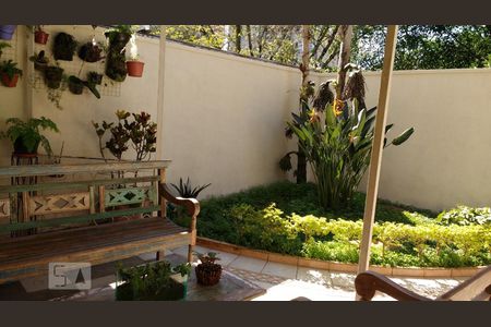 Casa de condomínio à venda com 500m², 4 quartos e 6 vagasQuintal