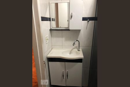 Banheiro Social de apartamento à venda com 3 quartos, 59m² em Vila Bela, São Paulo