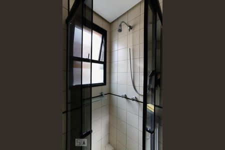 Banheiro de kitnet/studio para alugar com 1 quarto, 30m² em Vila Monte Alegre, São Paulo