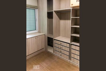 Closet de casa à venda com 3 quartos, 135m² em Jardim Brasil (zona Norte), São Paulo