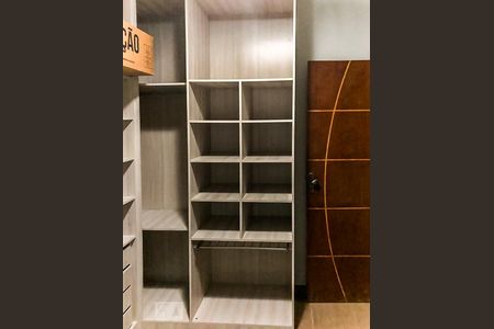 Closet de casa à venda com 3 quartos, 135m² em Jardim Brasil (zona Norte), São Paulo