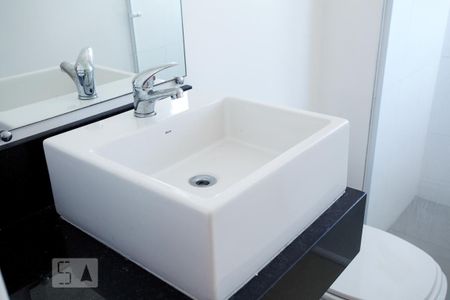 Banheiro de apartamento para alugar com 3 quartos, 60m² em Vila Pompéia, São Paulo