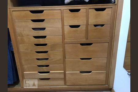 Apartamento à venda com 239m², 3 quartos e 4 vagasCloset do quarto