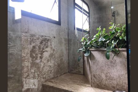 Apartamento à venda com 239m², 3 quartos e 4 vagasDetalhe banheiro