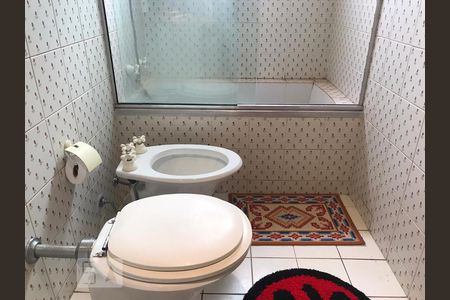 Apartamento à venda com 239m², 3 quartos e 4 vagasBanheiro