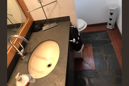 Apartamento à venda com 239m², 3 quartos e 4 vagasBanheiro