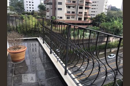 Apartamento à venda com 239m², 3 quartos e 4 vagasVaranda da Sala