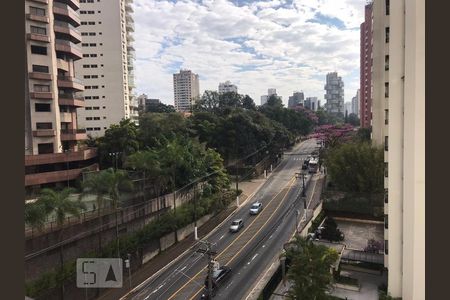 Apartamento à venda com 239m², 3 quartos e 4 vagasVista da Rua