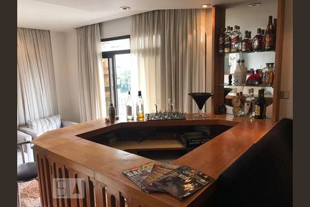 Apartamento à venda com 239m², 3 quartos e 4 vagasBar