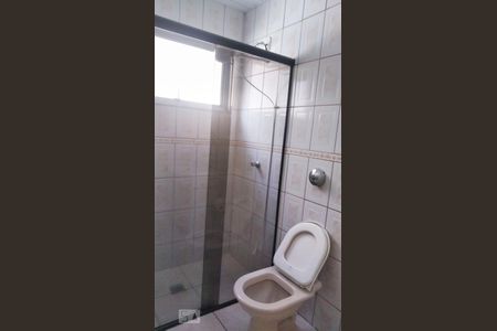 Banheiro de apartamento à venda com 3 quartos, 96m² em Vila Industrial, Campinas