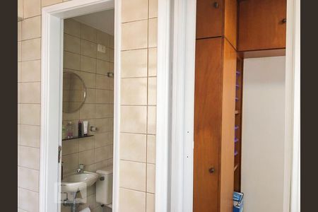 Apartamento à venda com 135m², 3 quartos e 3 vagasQuarto e Banheiro de Serviço