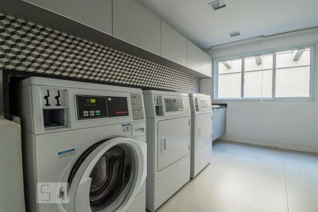 Apartamento para alugar com 27m², 1 quarto e 1 vaga Apartamento para alugar com 27m², 1 quarto e 1 vagaÁrea Comum - Lavanderia
